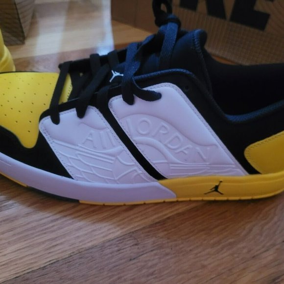 new nike shoes main image 4